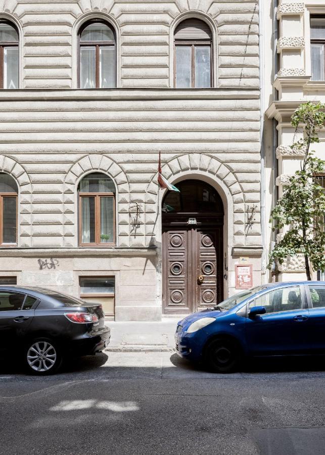 Luxe, Historic Home Downtown Landmarks 19 Century Budapest Bagian luar foto