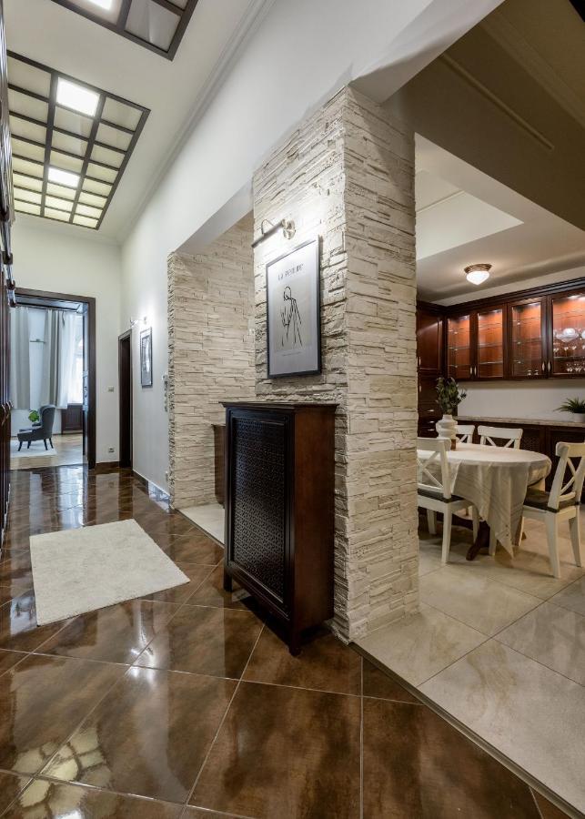 Luxe, Historic Home Downtown Landmarks 19 Century Budapest Bagian luar foto